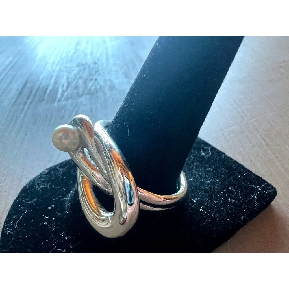 Abstract Sculptural Pearl Ring Size 9.5 Silver Tone Modernist Bypass Fluid